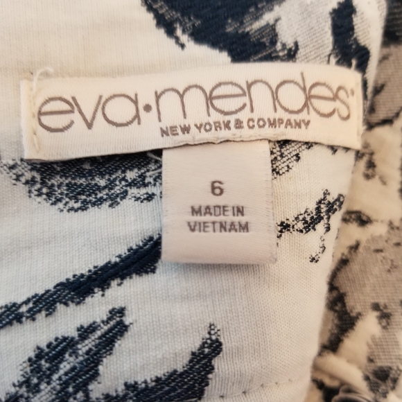 Eva Mendes NY&Co Blue Floral Jacquard Skirt Sz 6 - Picture 4 of 5